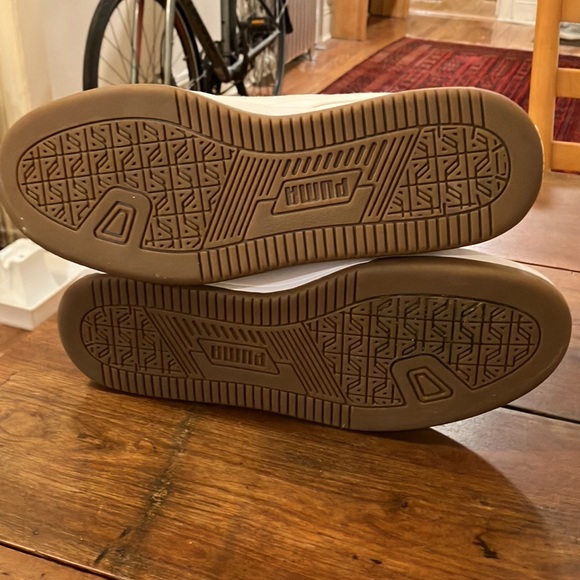 Puma Tennis Shoes - Picture 4 of 6